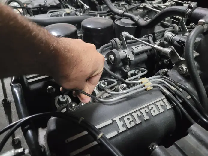 Mécanique de Jaguar Mk2 en atelier